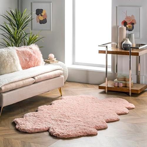 Elegant Polyester Carpets: Soft, Easy to Clean & Stylish